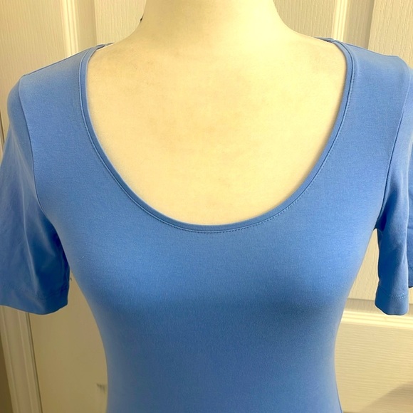 H&M Modern Classic Blue Short Sleeve Tee Scoop Neckline Stretchy Fabric Size S - Picture 4 of 11